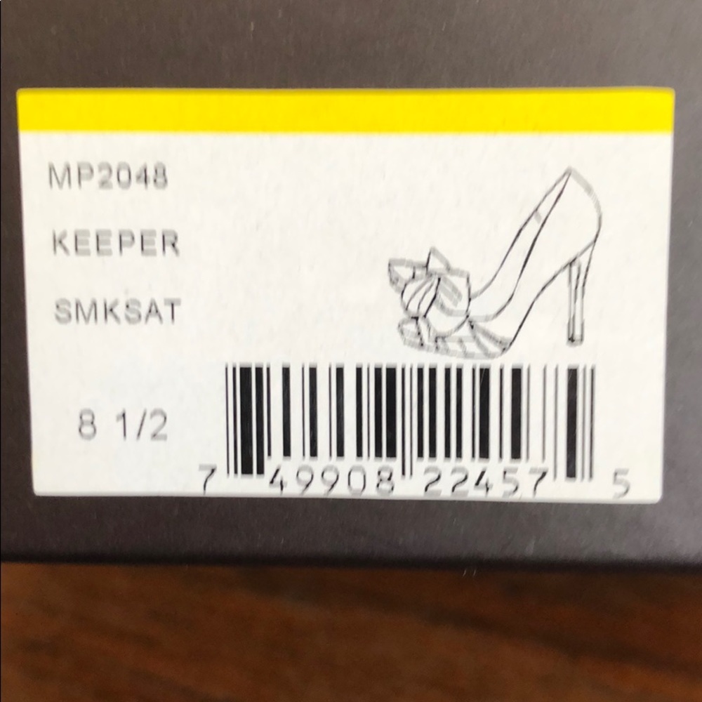 Badgley Mischka “Keeper” in Smoke Satin Sz 8.5 - Picture 11 of 11